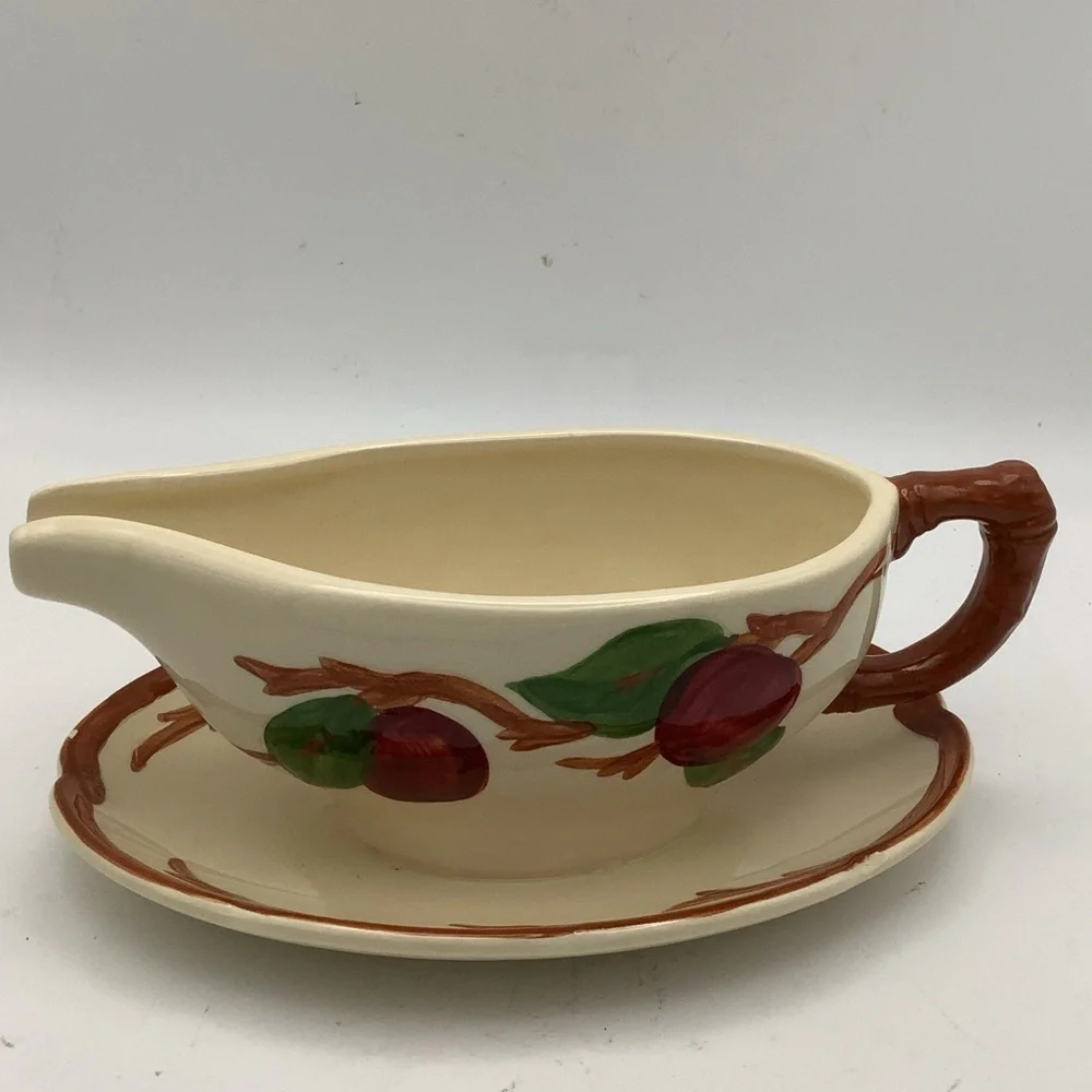 Franciscan Apple Gravy/Sauce Boat with Attached Tray